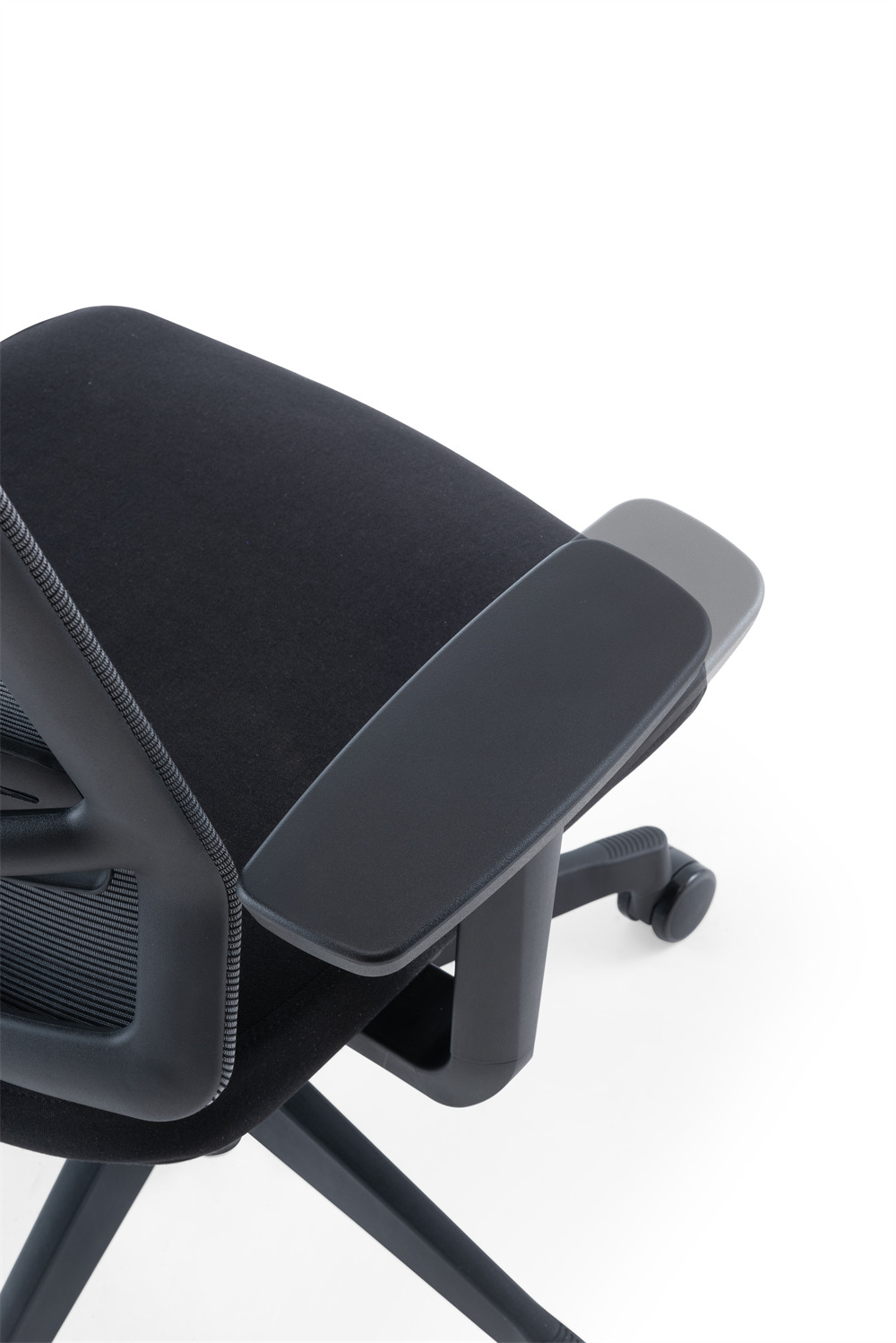 ZUOWE Ergonomic Executive office chair Cervical curve headrest design